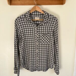 Universal Threads plaid flannel black and white top